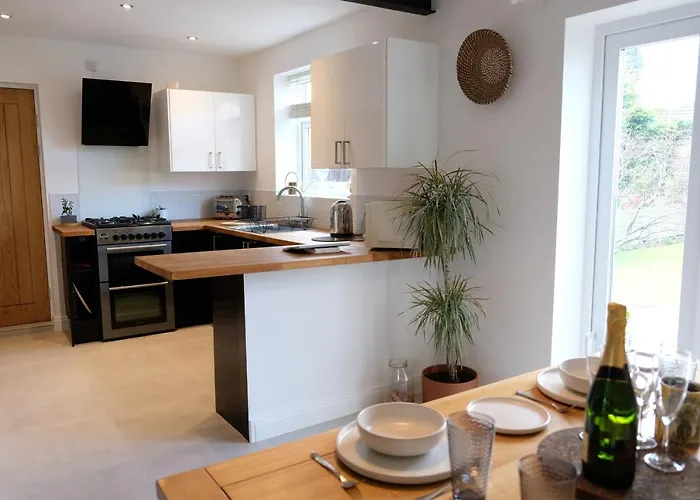 Dom wakacyjny Chaloners, Free Parking, Large Garden, Close To Races & Centre